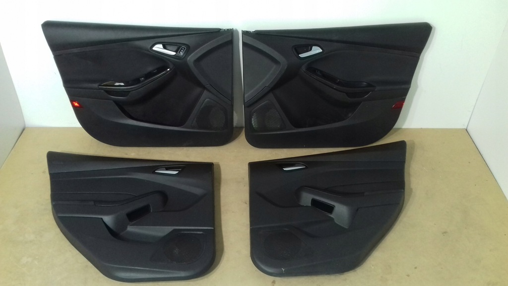 фото №1, Обшивка обшивки двері ford focus mk iii 2015 kombi