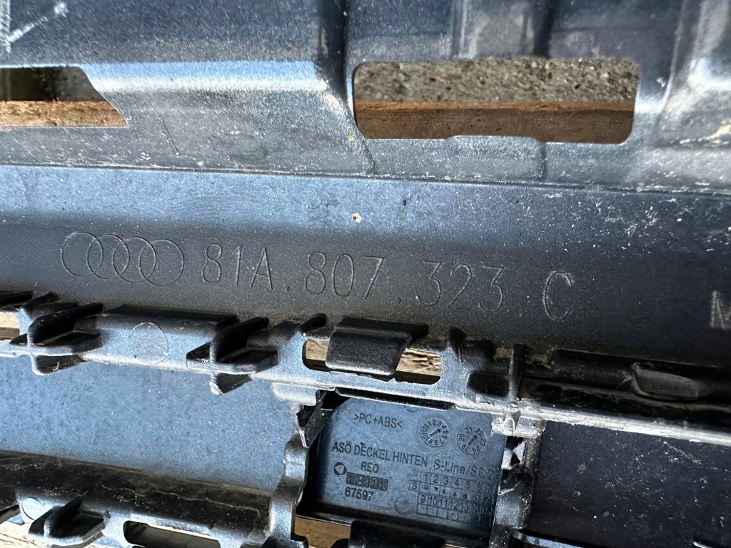 Бампер задній задній audi q2 81a рестайлінг  fl s-line + низ Зі Шроту