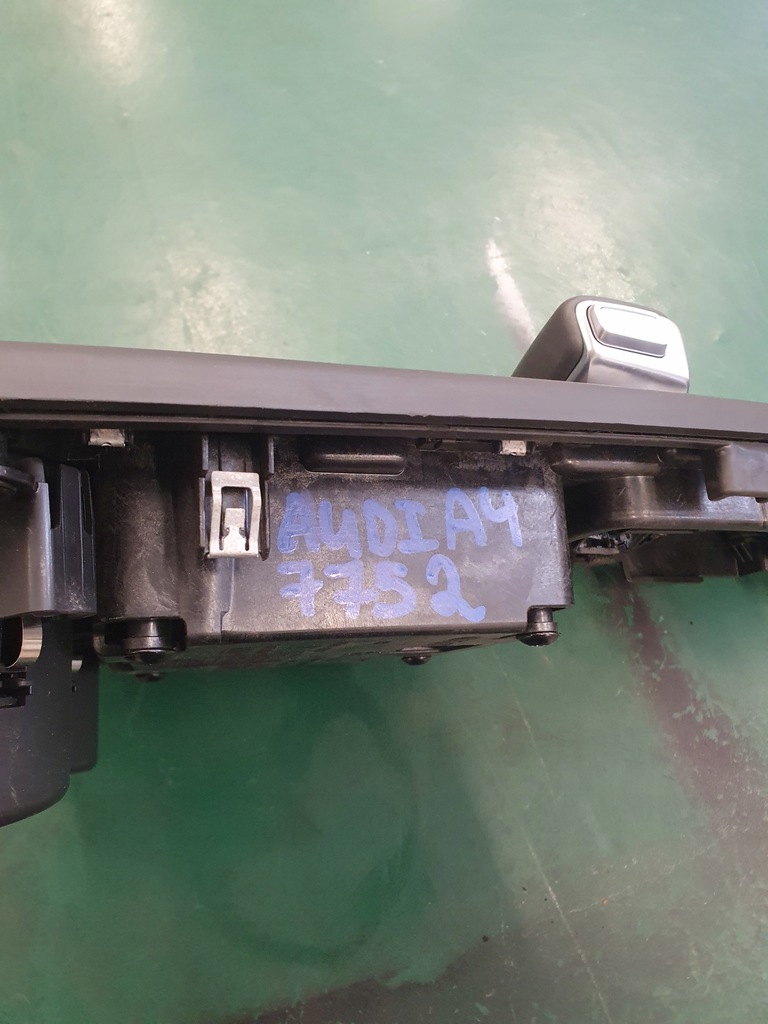 фото №10, Audi a4 b9 4x4 usa панель туннель среднего рамка idealny состояние