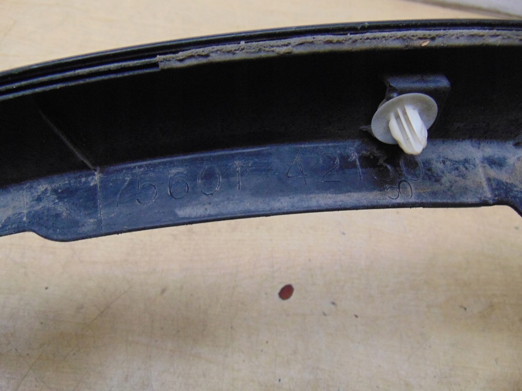 фото №12, Молдинг накладка крыла правый перед toyota rav4 iv 75601-42130