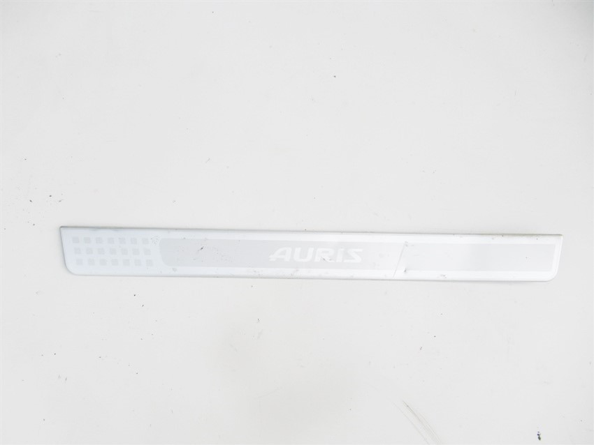 фото №1, Молдинг поріг передня права toyota auris i 06-12