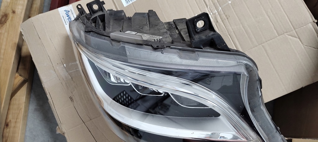 Mercedes sprinter фара правый  w 907 a9109064000 Киев