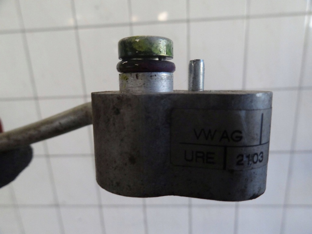 фото №5, Vw golf vii sportsvan 2014 1.4 b пабтрубок  шланг кондиционера 1k0820741cm