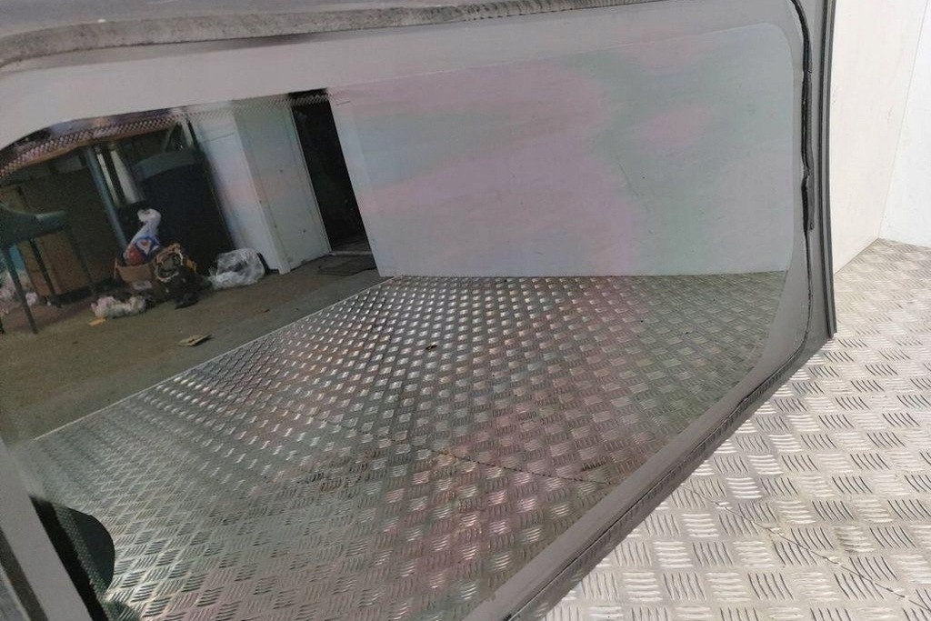 фото №10, Стекло правых дверь раздвижных opel vivaro c 43r004654 1.6l дизель 2016