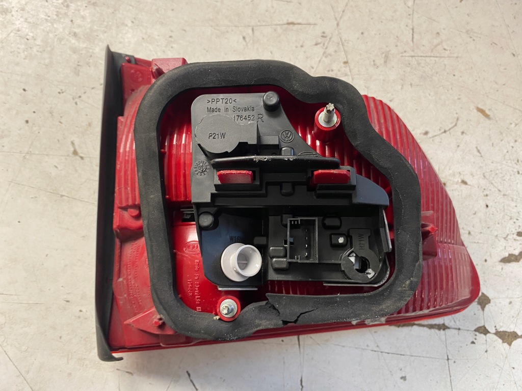 фото №7, Vw touran лампа правый задняя w крышка 1t0945094