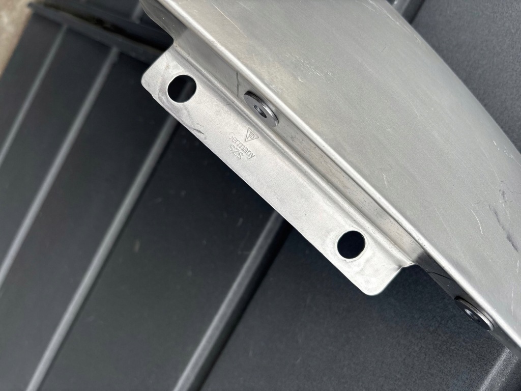 Porsche macan 95c крыло  правый  передний 95c.821.102b оригинал. 95c821102 новый ! Недорого