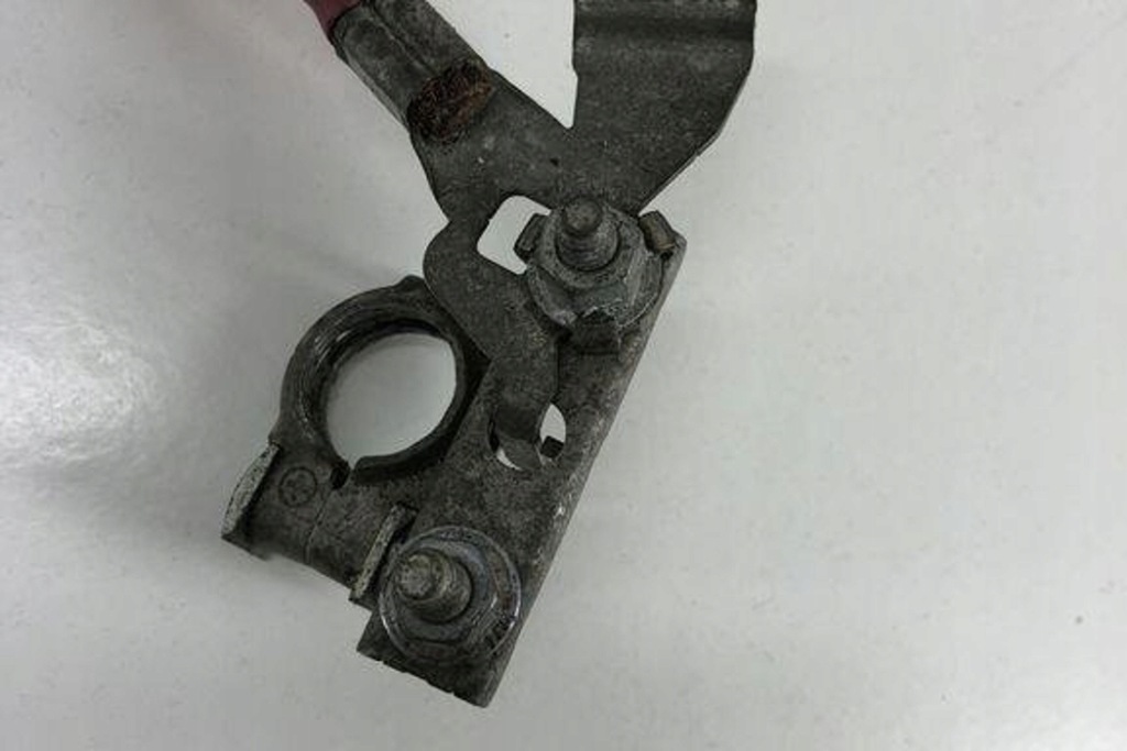 фото №1, Клемма плюсовая renault grand scénic iii jz0/1_ 243860002r 1.46l дизель