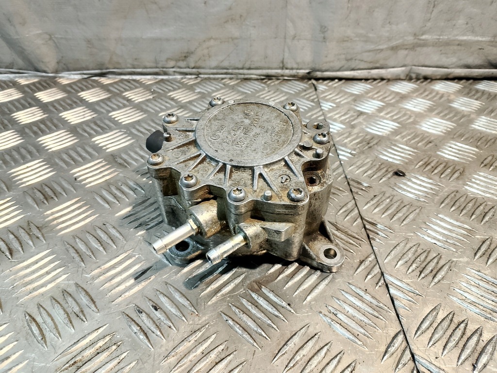 Насос вакуум вакуум dodge caliber 2.0 crd bosch 03g145209c Недорого