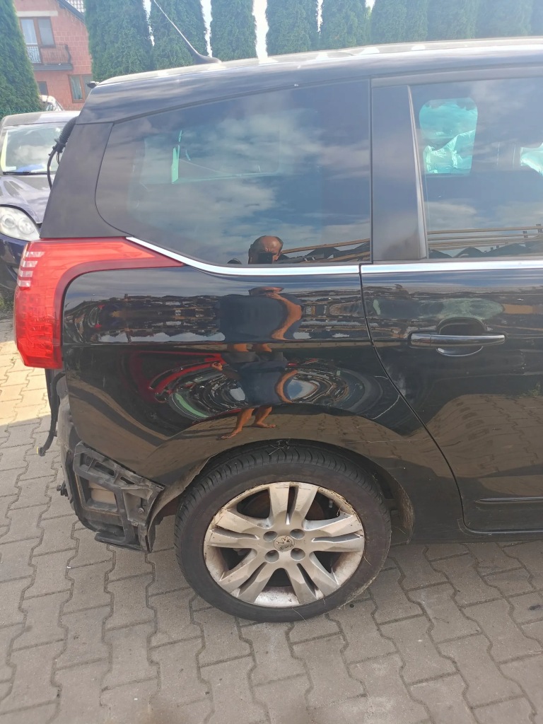 фото №1, Крыло правый задняя peugeot 5008 09r.