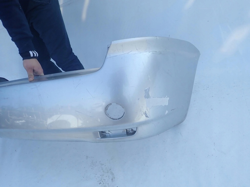 фото №9, Toyota avensis verso 02-04 бампер задня задній