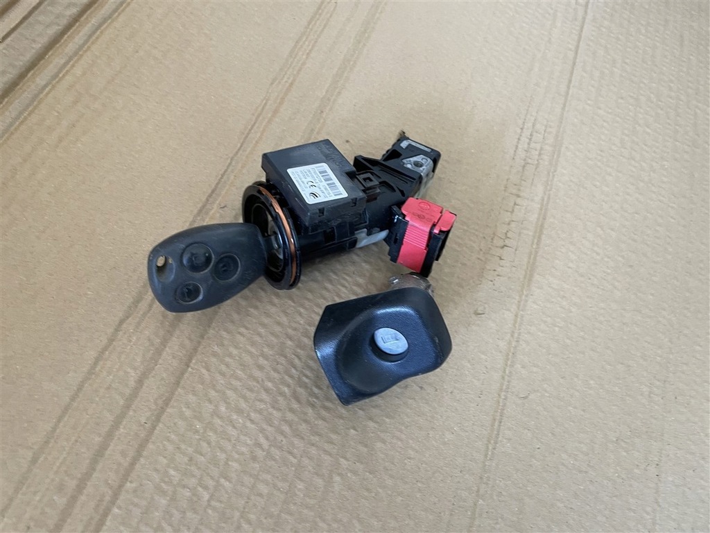 фото №1, Замок запалювання + вкладка замка ключ pilot renault trafic 3 iii 14-19r 17r