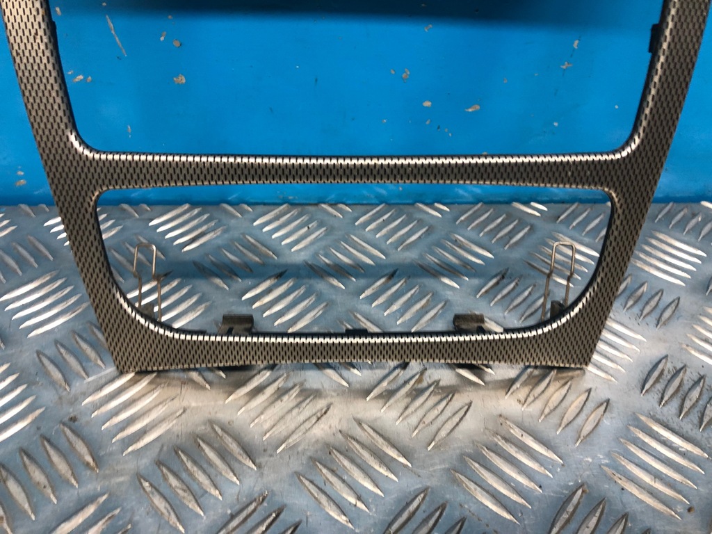 фото №2, Mercedes w203 dekor рамка радио a2036802439