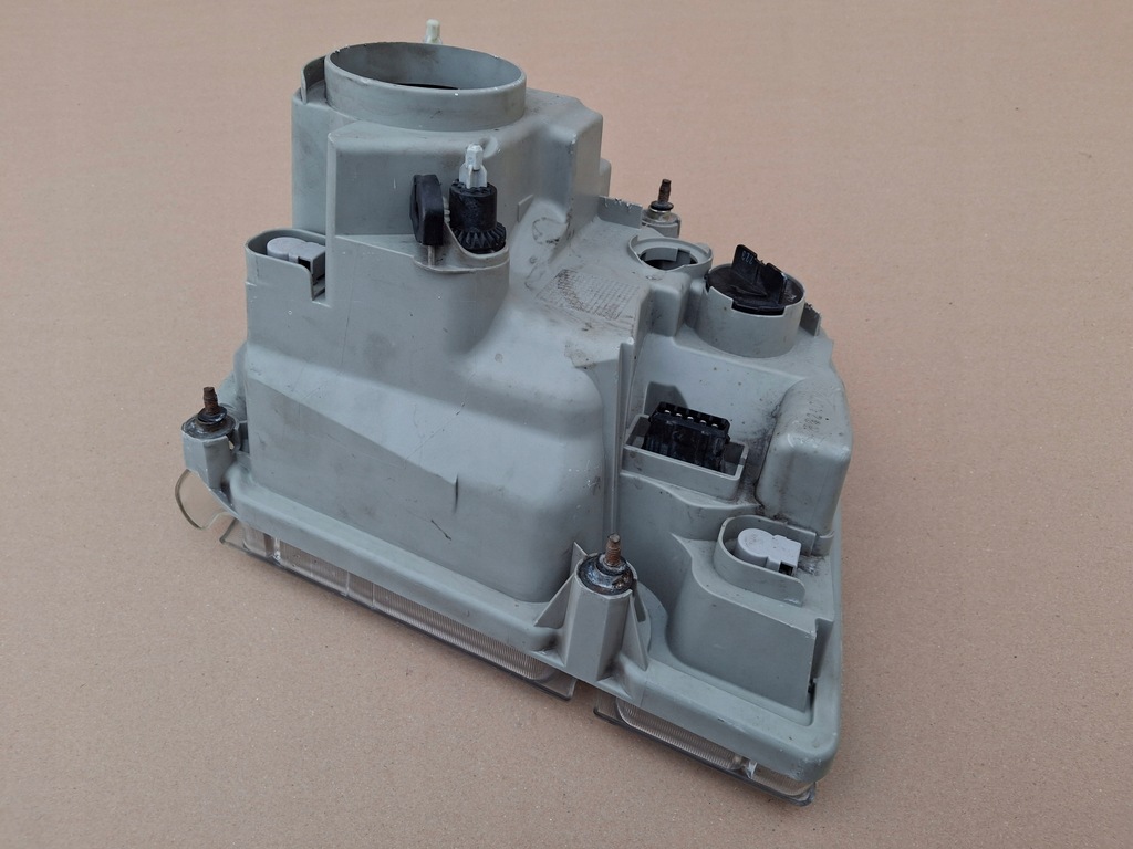 фото №10, Volvo fe fl фара правий лампа права 20818775 89204201