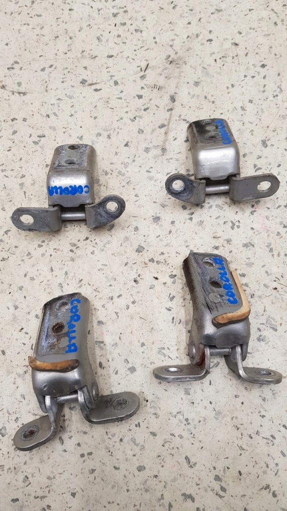 Купити Петлі двері перед задній комплект  toyota corolla ix e12