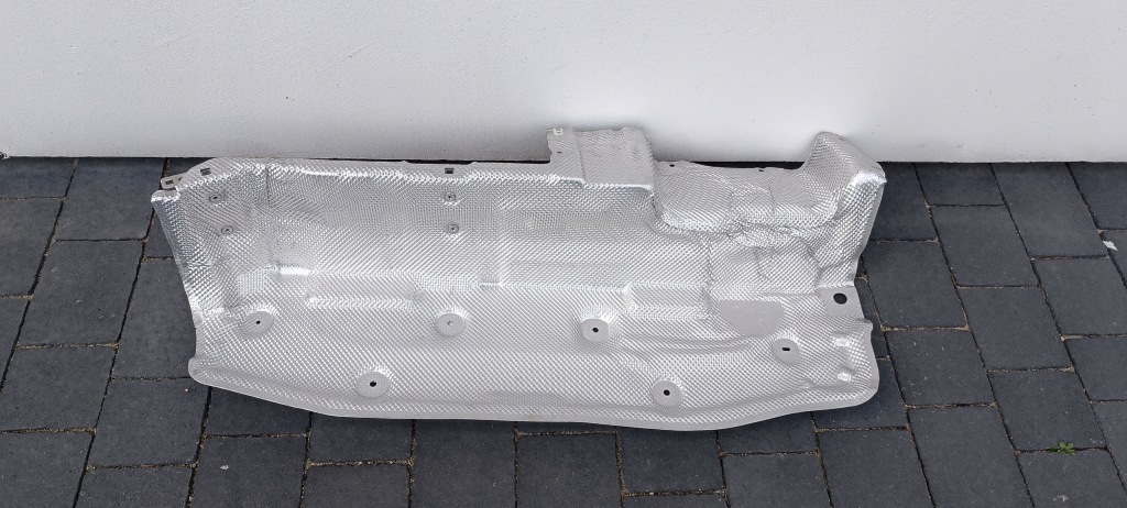 Купити Bmw f45 f46 накладка теплова