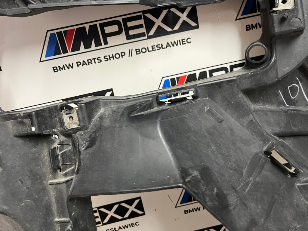 фото №13, Bmw x7 g07 канал воздуховод воздуха кронштейн направляющая бампера левый 8090083