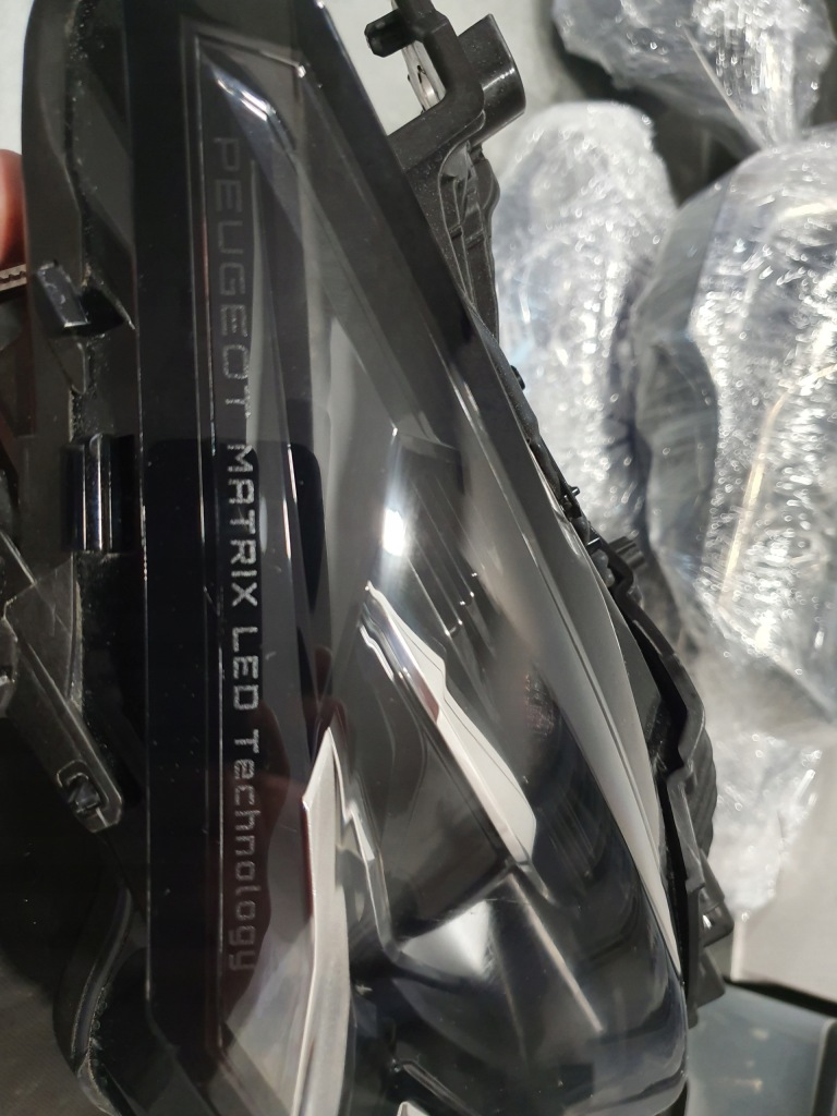 Фара peugeot 308 t10 matrix Недорого