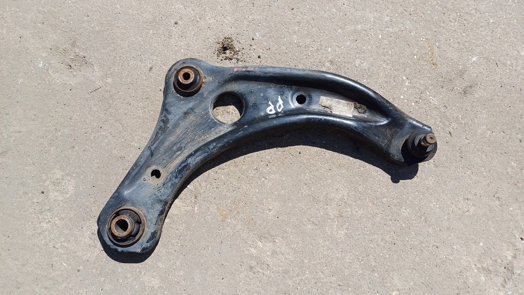 фото №1, Nissan micra k14 рычаг правый передний