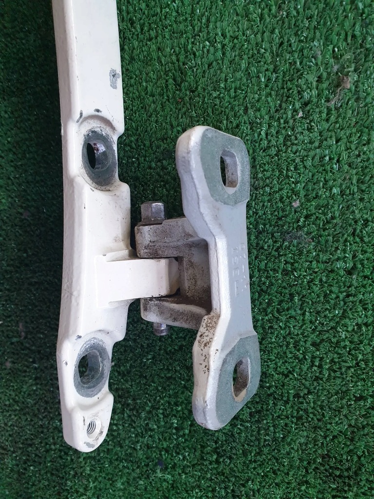 фото №4, Mini clubman r55 петля дверь задний 14187910