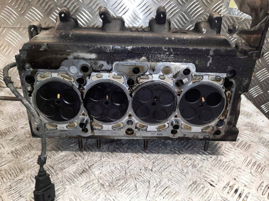 Головка валы 1.6tdi cay 03l103373a Недорого