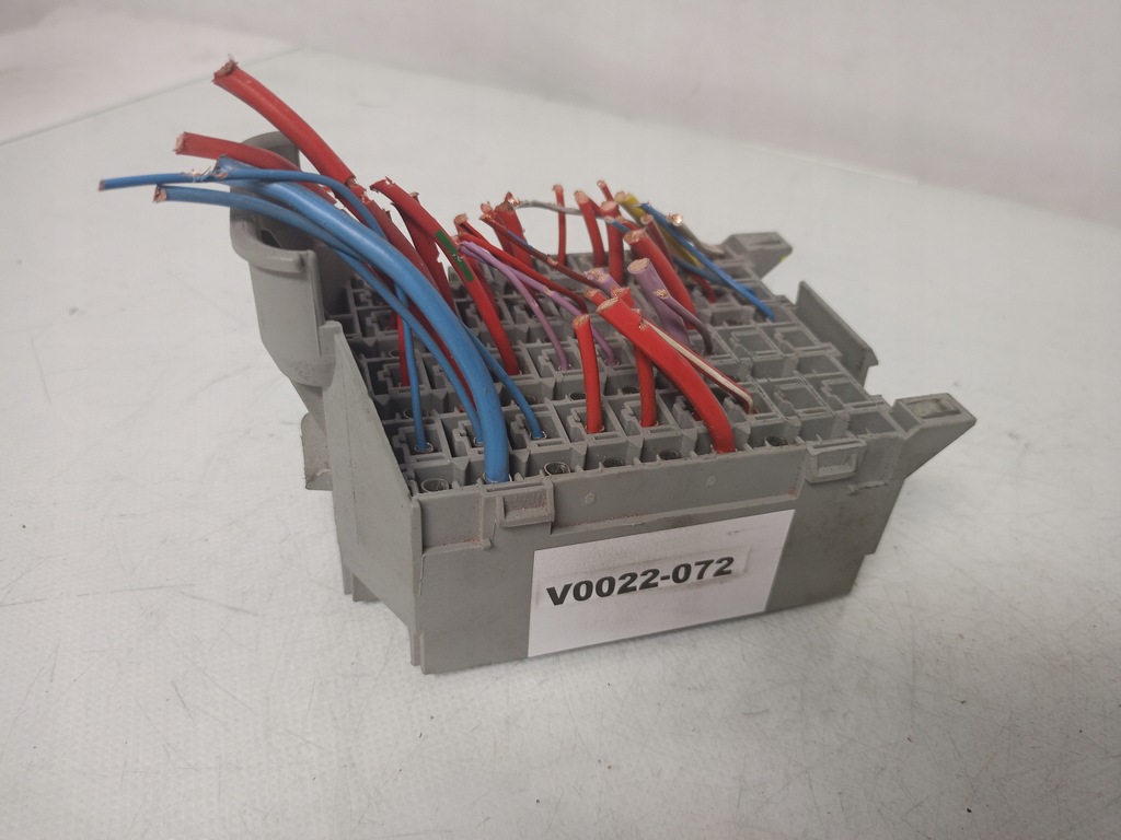 фото №5, Коробка предохранителей 2.4 оригинальный номер volvo v70 ii