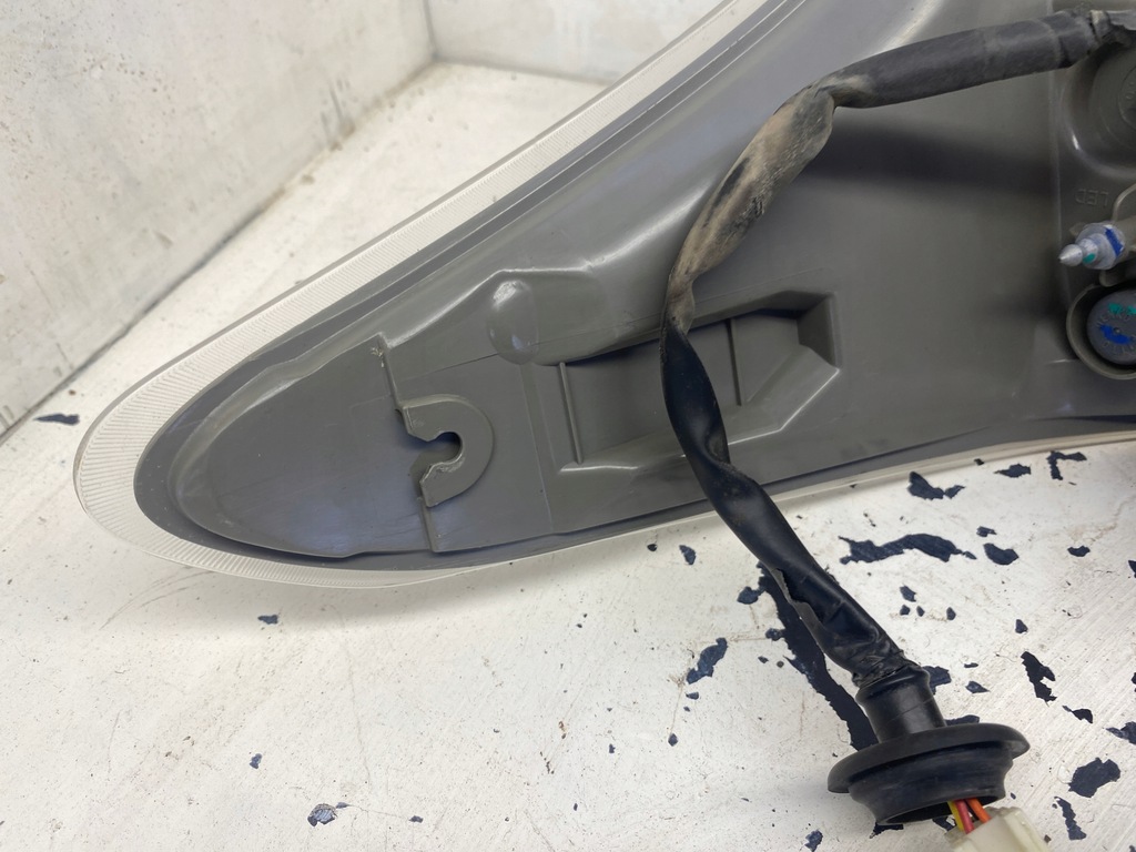 фото №11, Mitsubishi outlander iii лампа лівий задня 8330a787