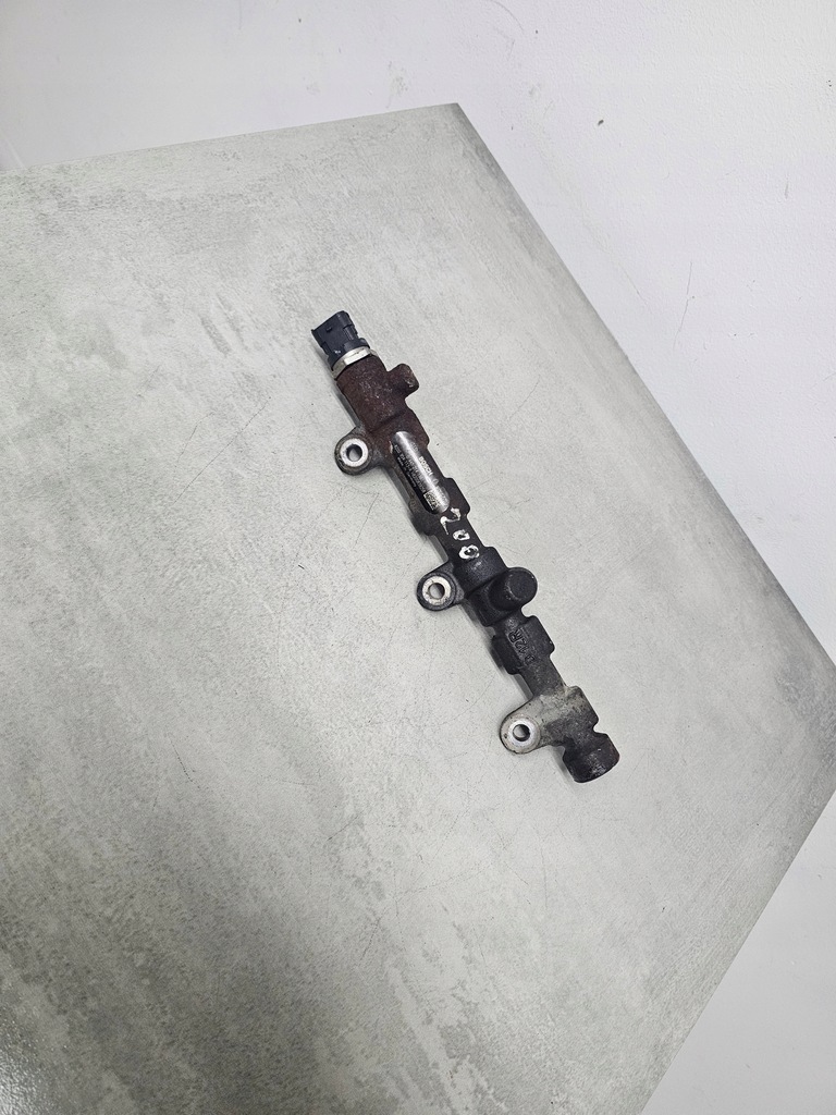 фото №1, Trafic vivaro primastar 2.0 dci 11r 114km молдинг впрыскная 0445214196