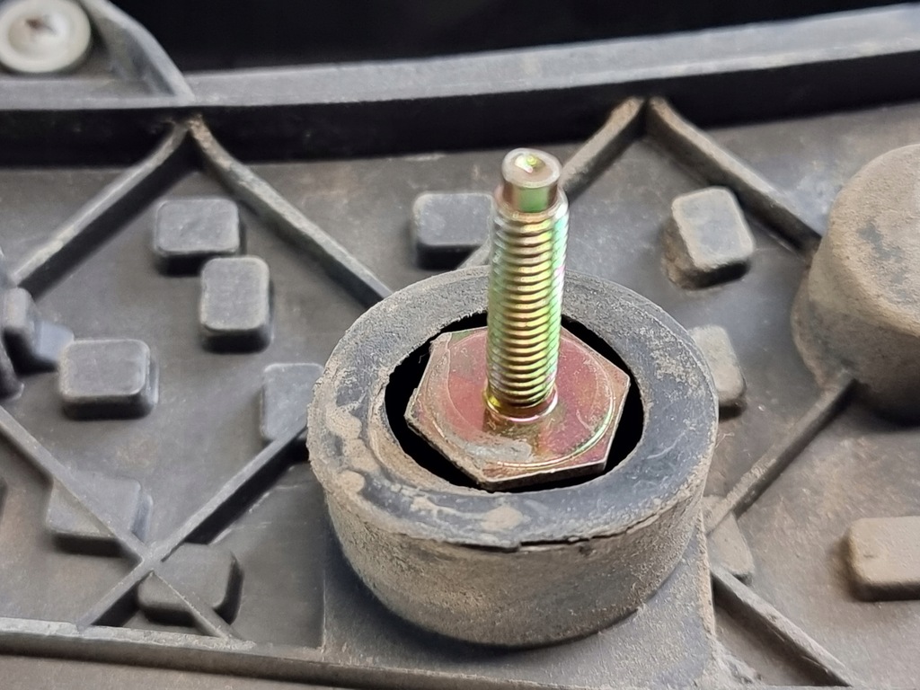 фото №15, Лампа задняя правая оригинальный номер 040600999000 fiat doblo i