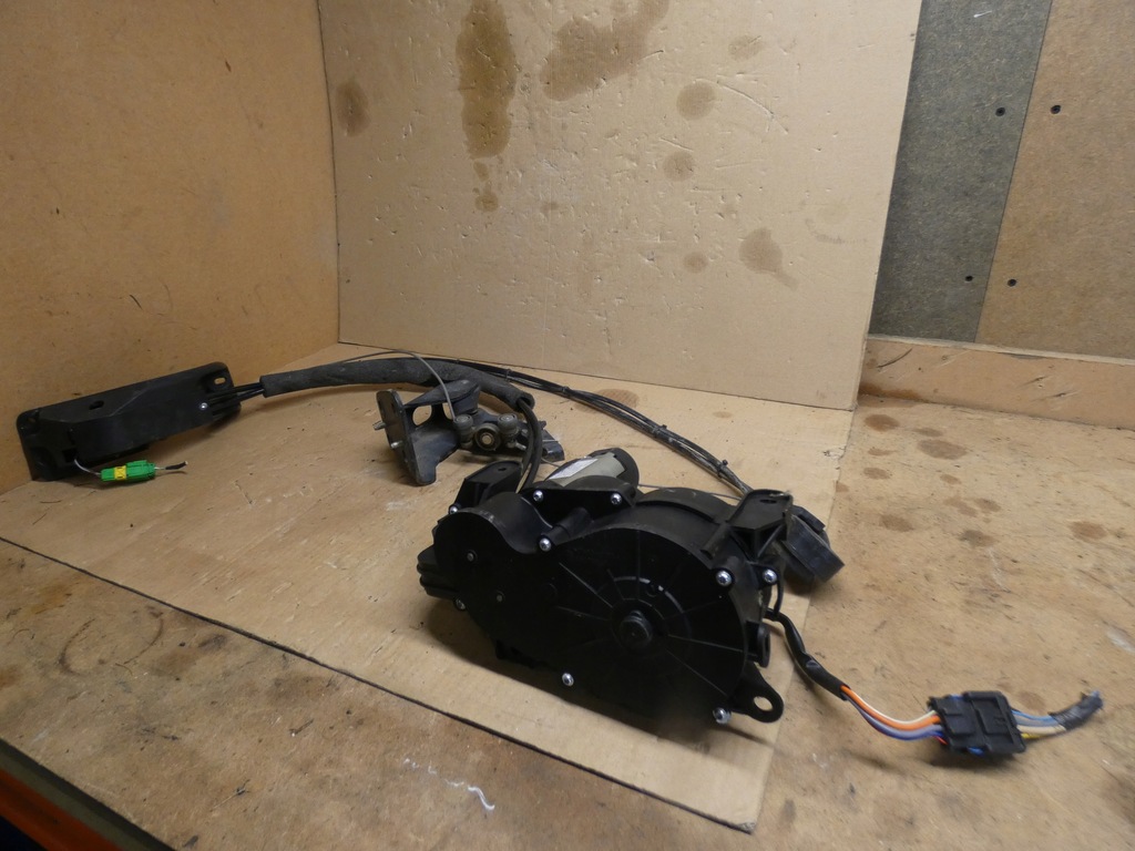 фото №6, Peugeot 1007 механизм модуль моторчик дверь правый 9682189680