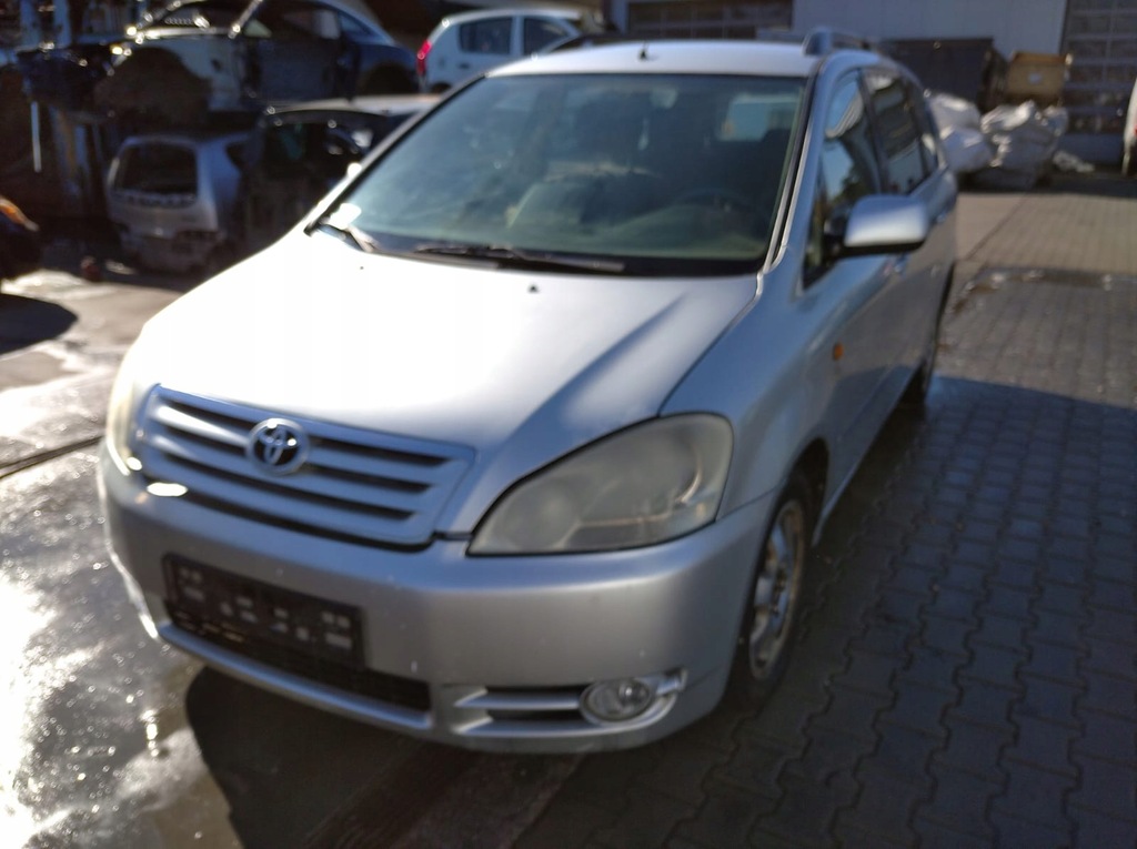 фото №13, Toyota avensis verso m2 01-03 лампа левая задняя задняя w крыло