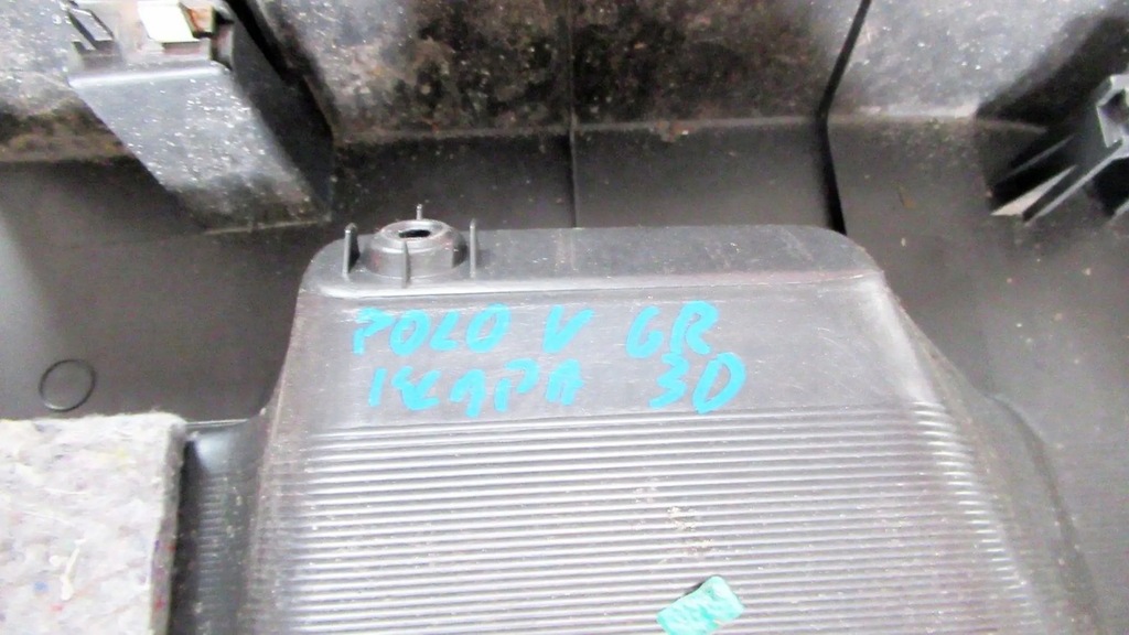 фото №1, Vw polo v 6 r обивка задней крышки 6r6867601a