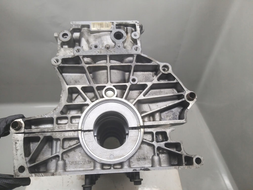 фото №8, Блок двигателя номинал 2.4 d5 163km d5244t volvo xc90 i xc70 s60 8653865