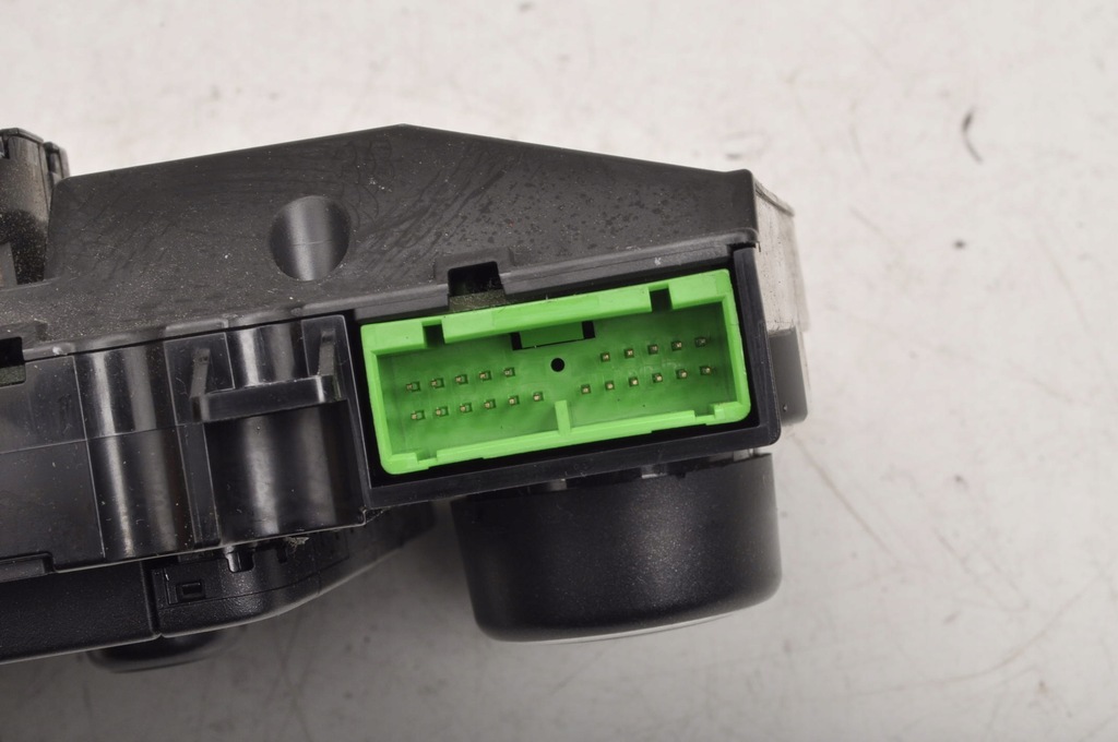 фото №9, Volvo s60 ii v60 панель перемикач кондиціонера 31443427