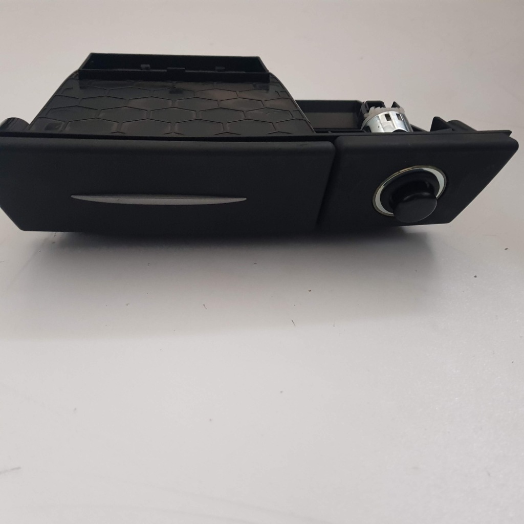 фото №1, Mercedes slk 171 ящик прикуриватель разъём nowe