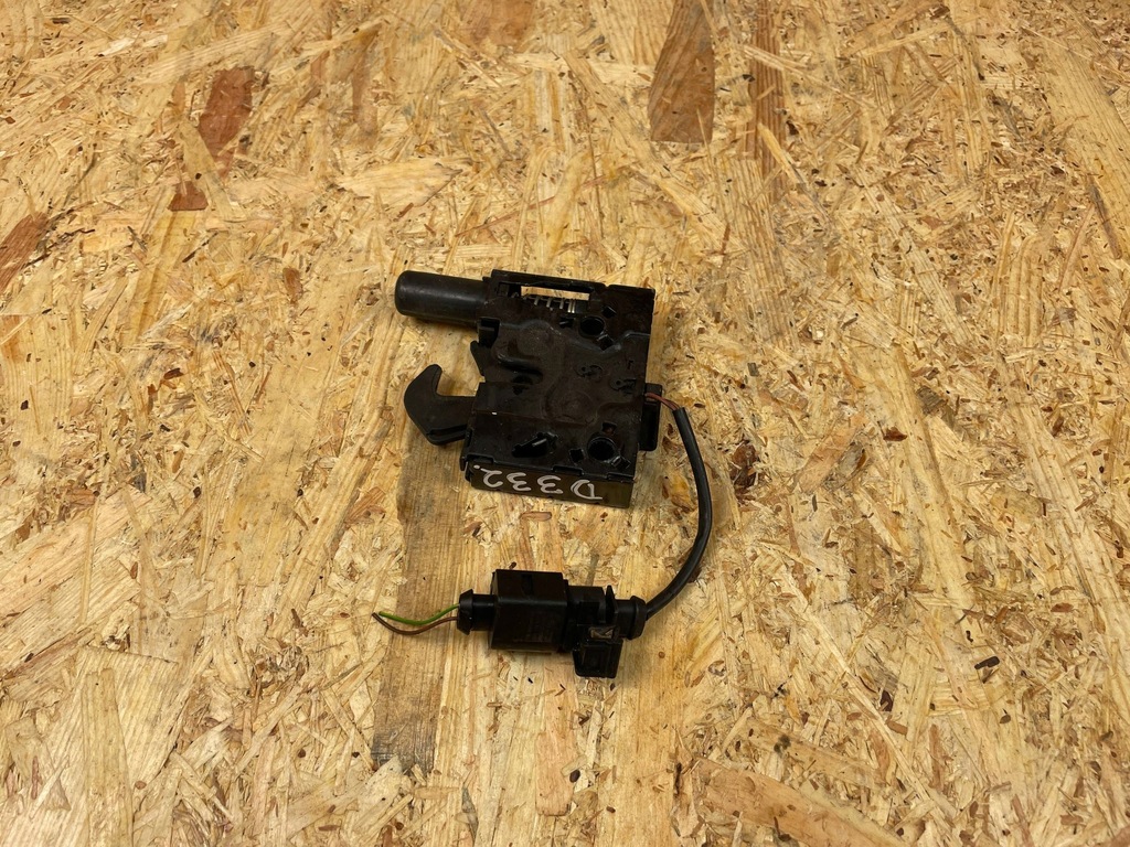 фото №5, Замок крепление засов капот audi tt 8s 8s0823509a 2014-