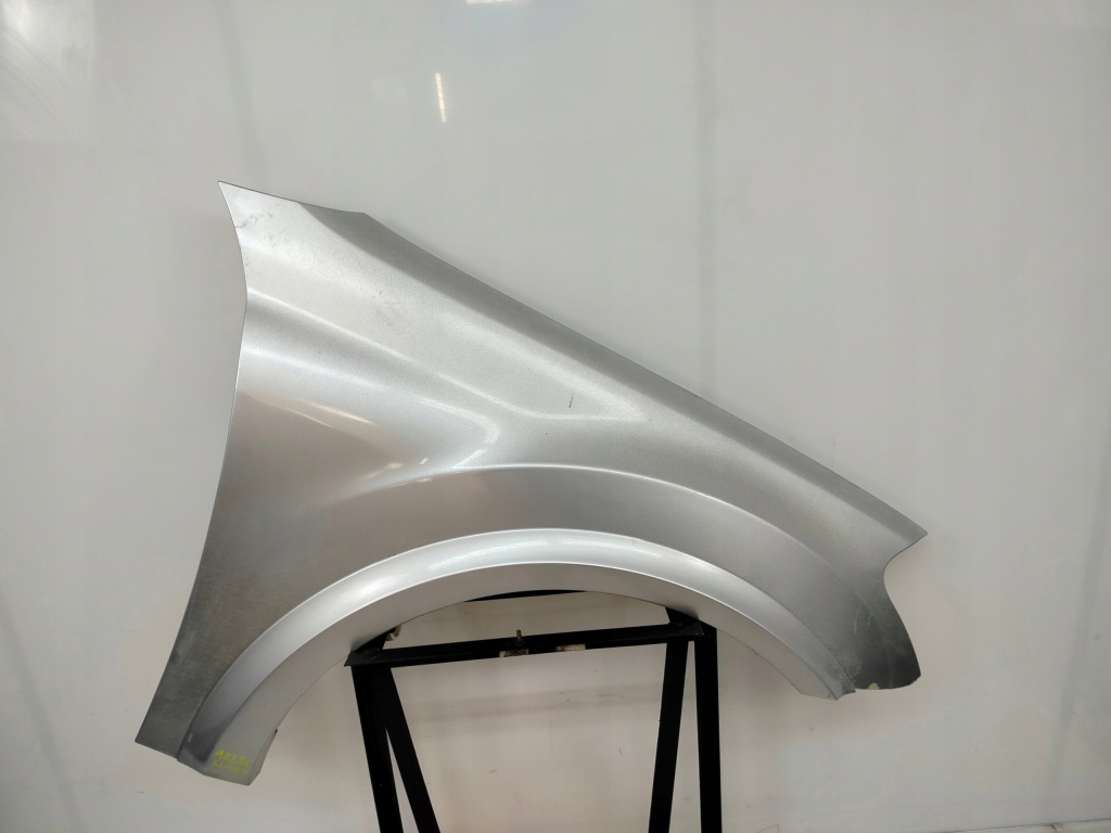 Купити Mercedes ml w164 05r- крила правий перед передній 775