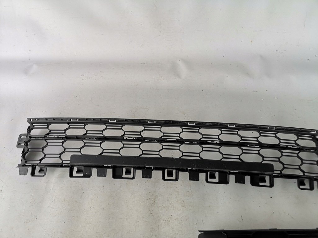 фото №6, Skoda octavia iv - решётки бампера комплект