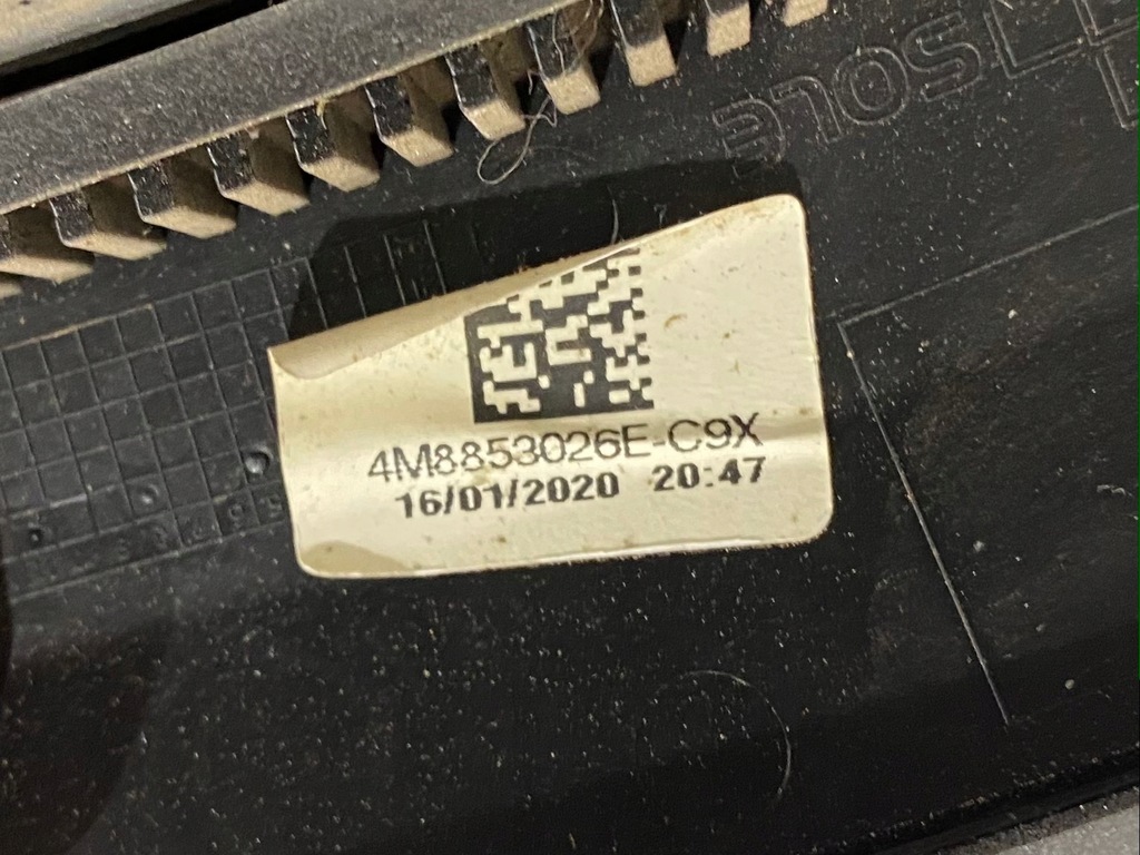 фото №5, Audi rsq8 q8 защита молдинг rh крыла 4m8853818c