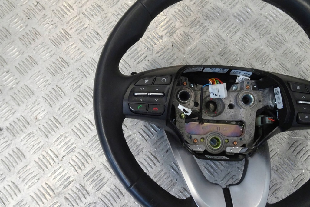 фото №6, Hyundai i30 iii воздуховод кожаный мультифункция автоматическая коробка передач лепестки переключения 2017-