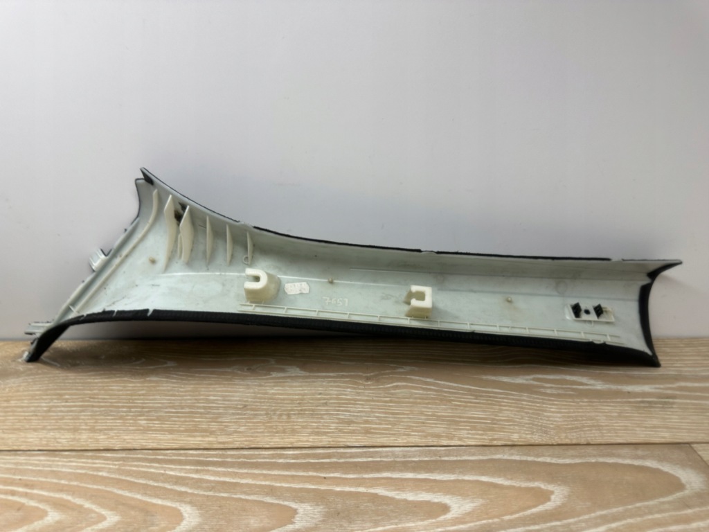 Накладка стійка правий перед bmw x1 f48 7402608 Оригінал