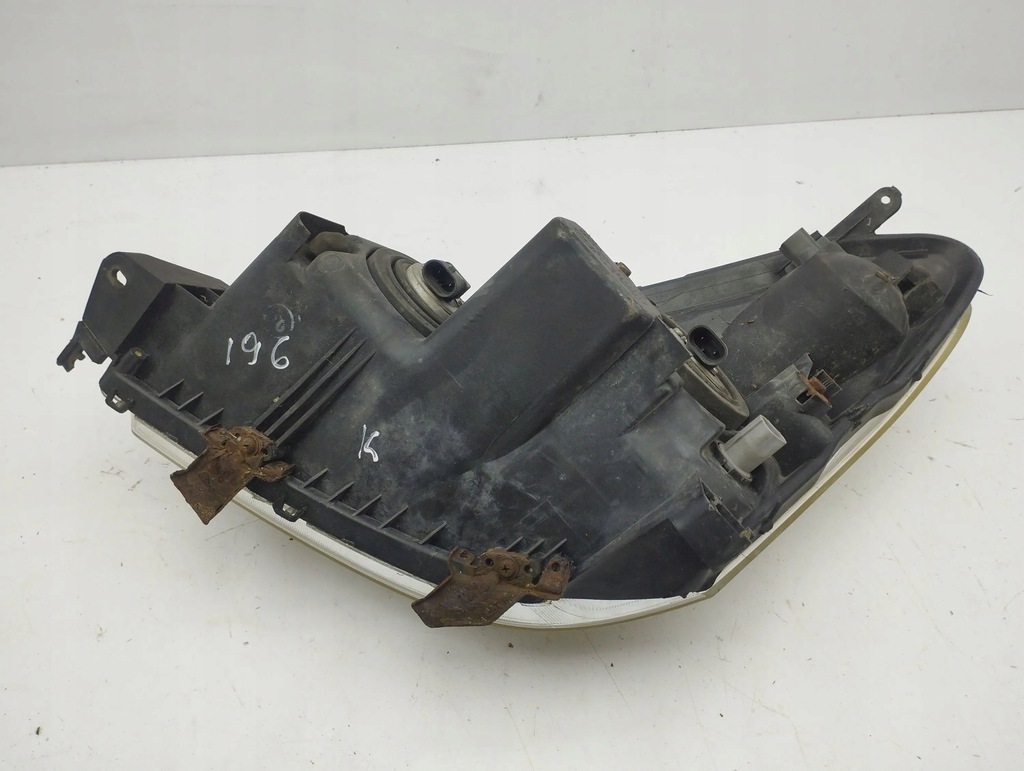 фото №7, Toyota corolla verso ar10 2007 правая сторона лампы передние