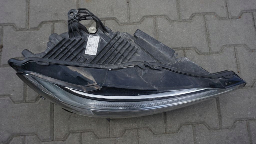 фото №3, Volvo xc60 ii - лампа перед правая mid led