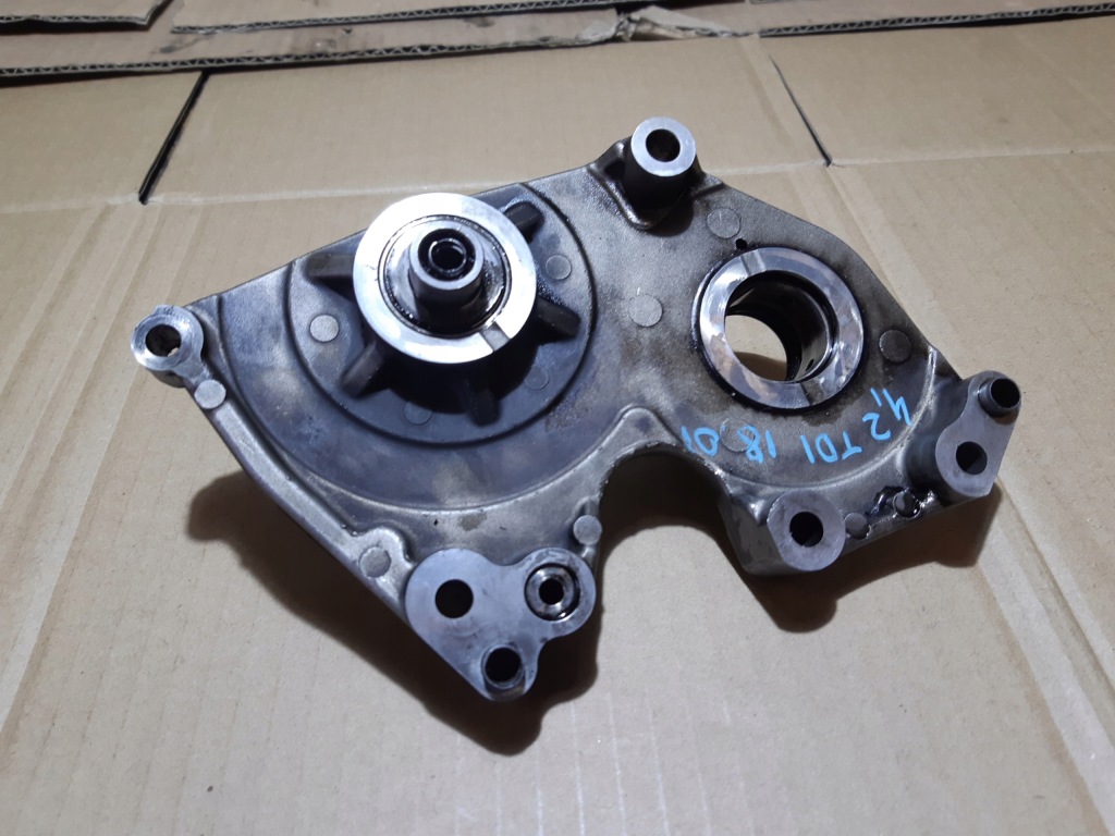 фото №1, Audi q7 4l 4.2 tdi привід насоса оливи 057109361g