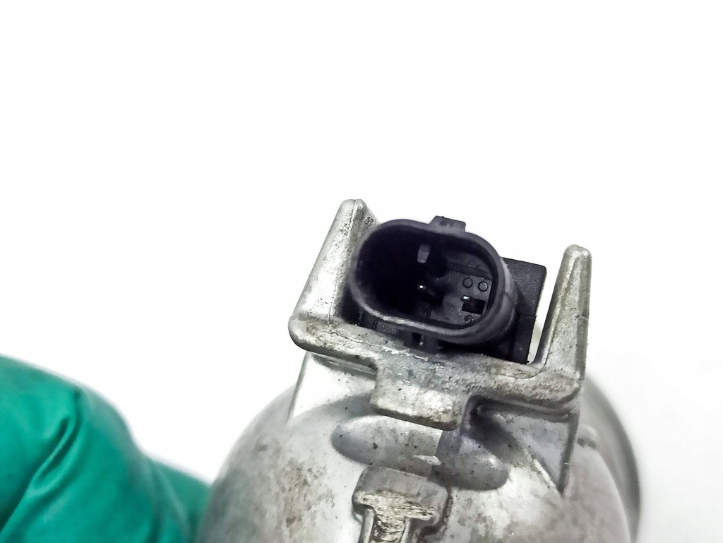 фото №14, Mercedes-benz r w251 2012 корпус термостатів