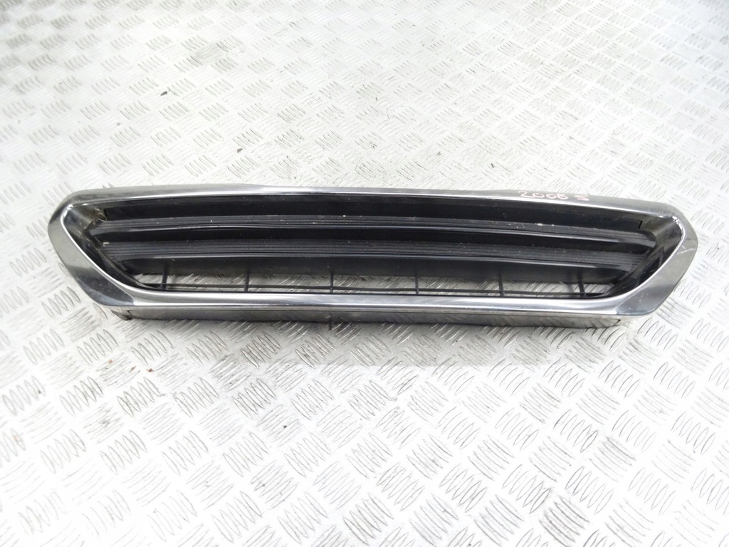 фото №1, Peugeot 2008 решётка радиатора