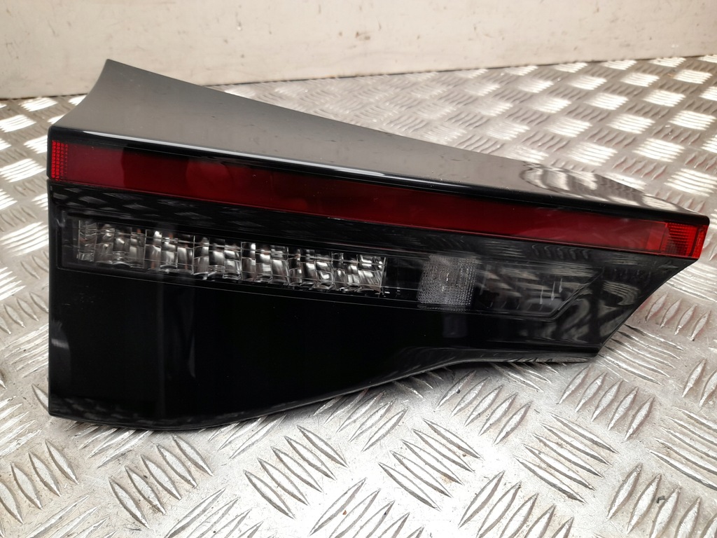 фото №1, Лампа левый задняя w крышка yaris cross 21-