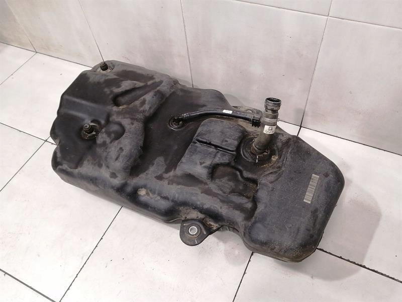 Mercedes gle w166 fuel бак a1664704401 adblue контейнер ad blue Оригінал