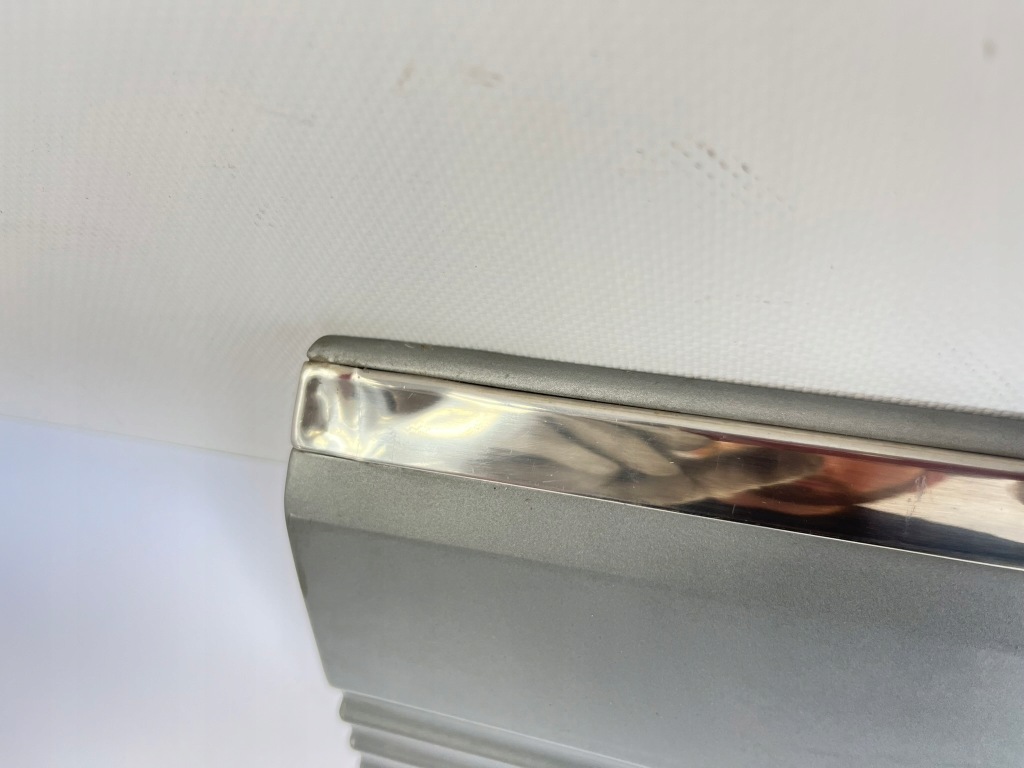 Купить Молдинг боковая дверь правый перед правая mercedes w126 1266902440 1979-1985