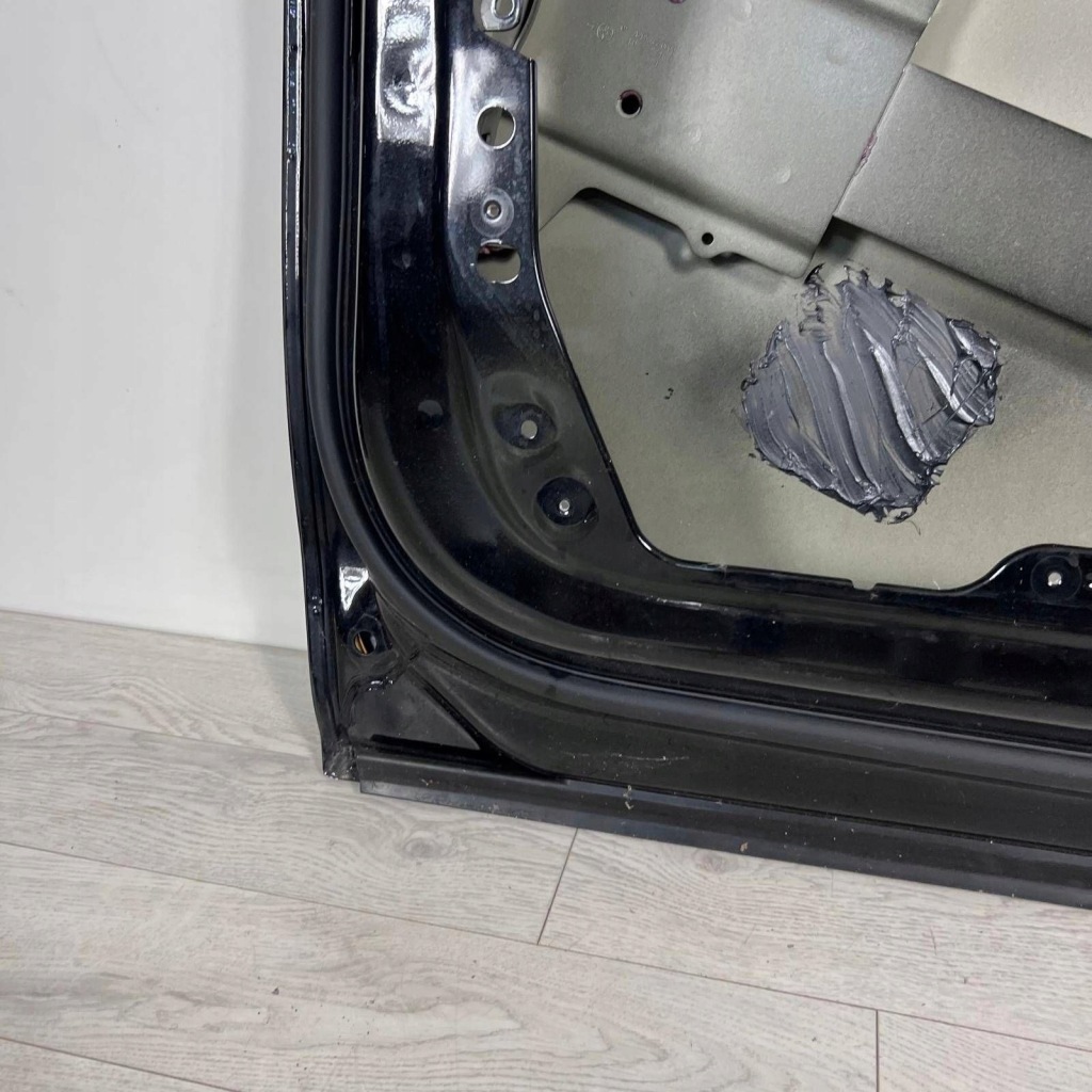 Mercedes eqe v295 w295 двері правий перед праве передні оригінальний номер a2957220700 в Україні