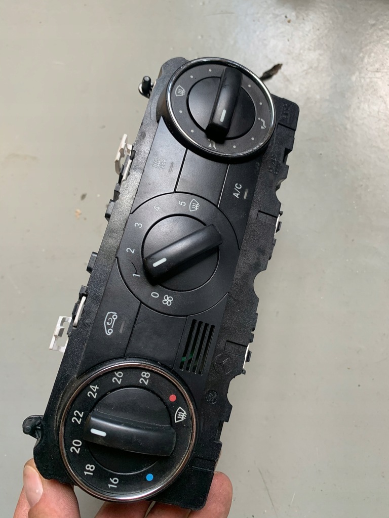 фото №1, Панель кондиционера a169